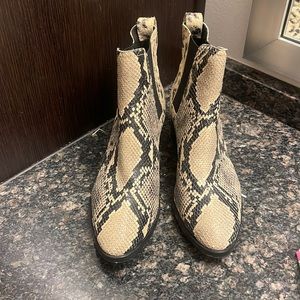 Rag and bone boot size 37.5